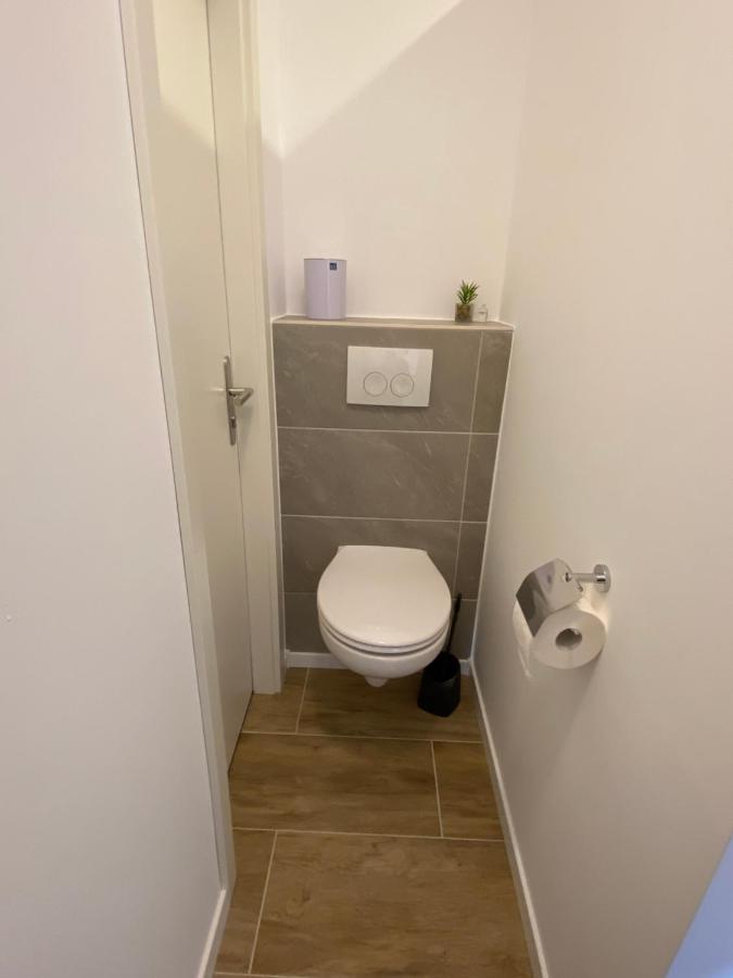 Kleines Doppelzimmer mit eigenem Bad und Kühlschrank, frisch saniert Friedrichskoog Exterior foto