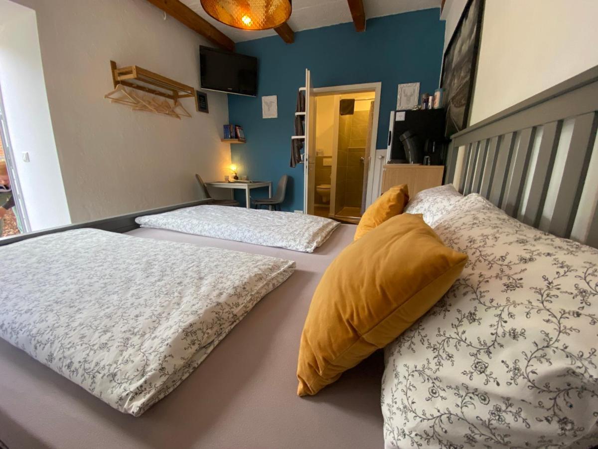 Kleines Doppelzimmer mit eigenem Bad und Kühlschrank, frisch saniert Friedrichskoog Exterior foto