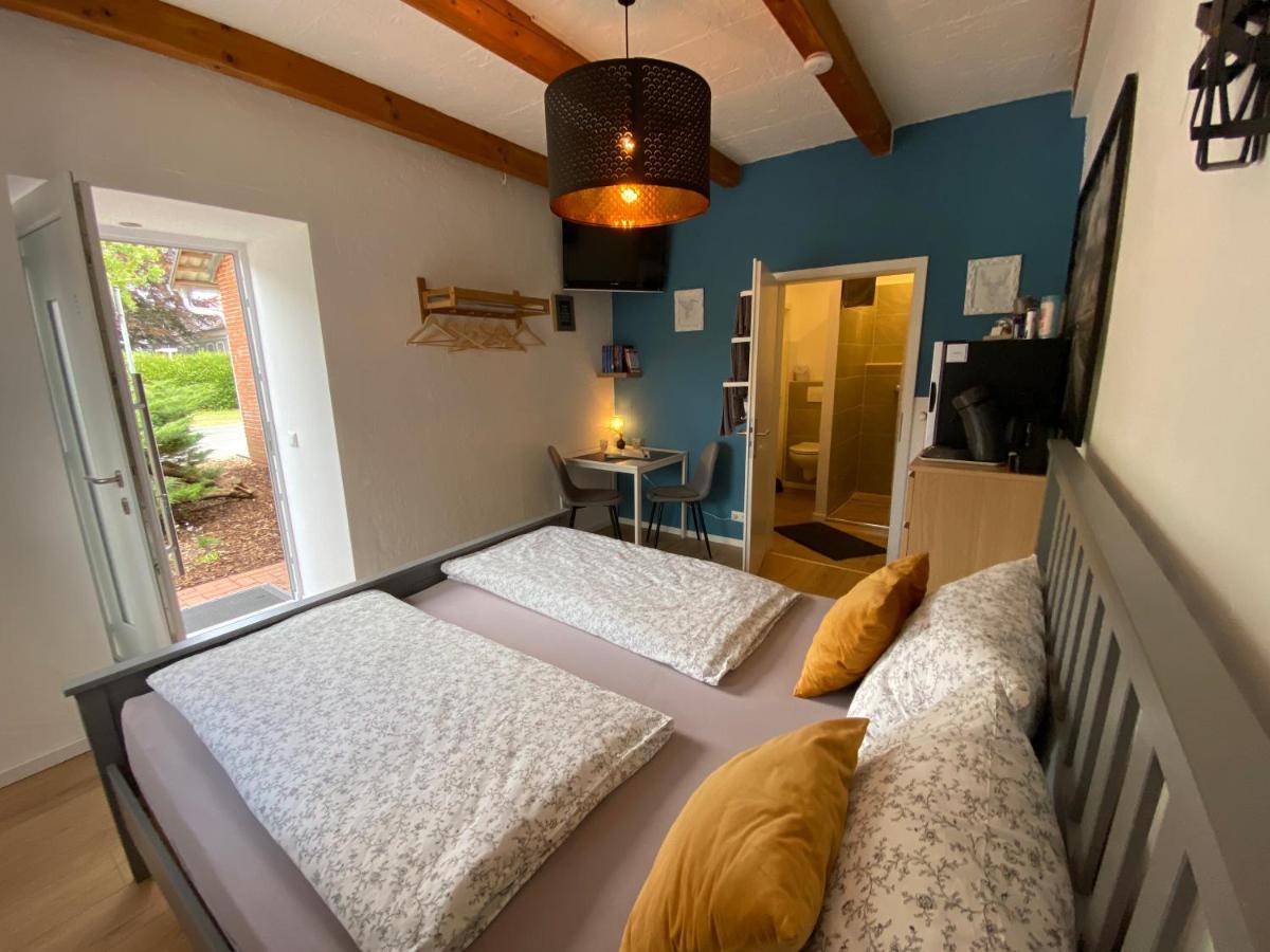 Kleines Doppelzimmer mit eigenem Bad und Kühlschrank, frisch saniert Friedrichskoog Exterior foto