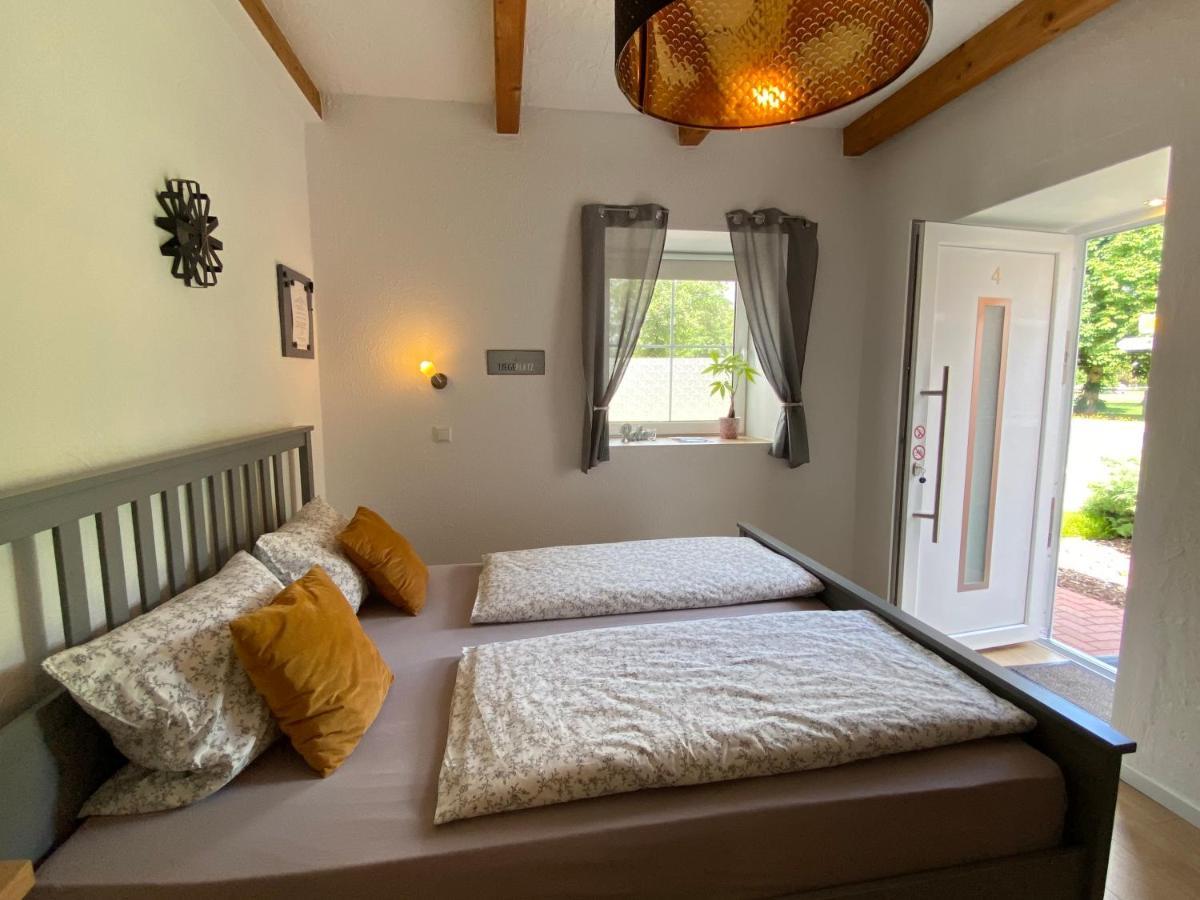 Kleines Doppelzimmer mit eigenem Bad und Kühlschrank, frisch saniert Friedrichskoog Exterior foto