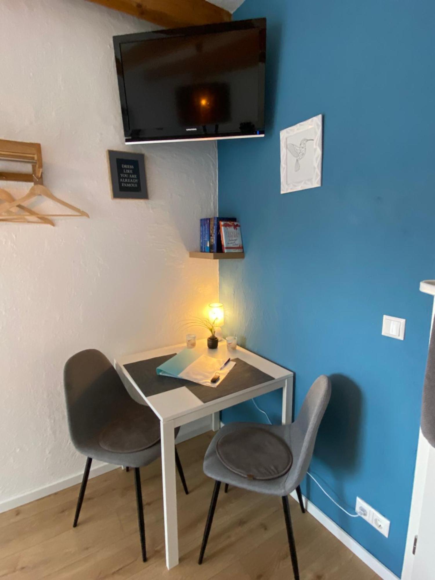 Kleines Doppelzimmer mit eigenem Bad und Kühlschrank, frisch saniert Friedrichskoog Exterior foto