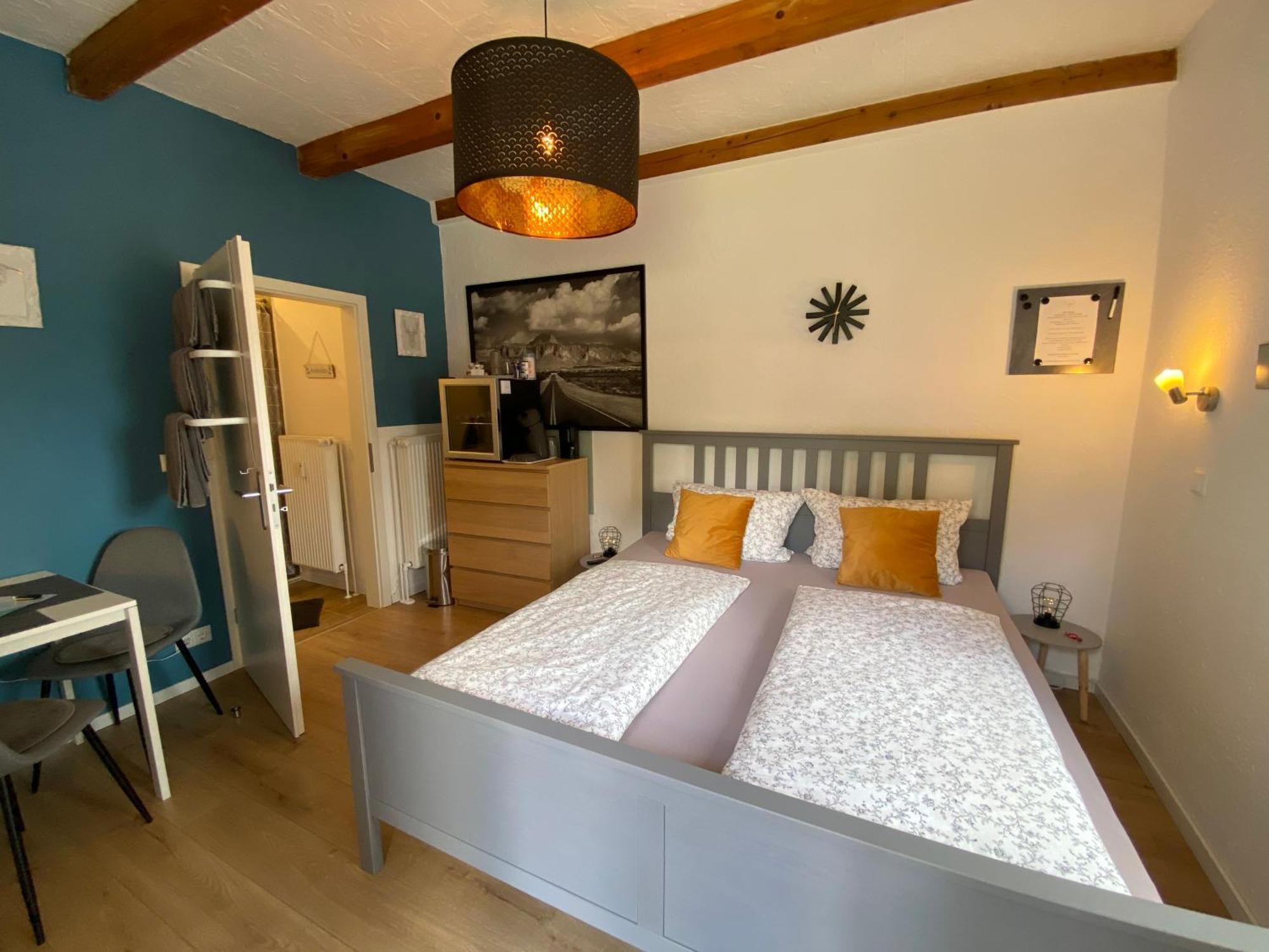Kleines Doppelzimmer mit eigenem Bad und Kühlschrank, frisch saniert Friedrichskoog Exterior foto
